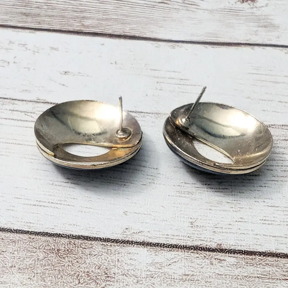Vintage Earrings For Pierced Ears Circle Shape Cream & Navy - Poor Condition